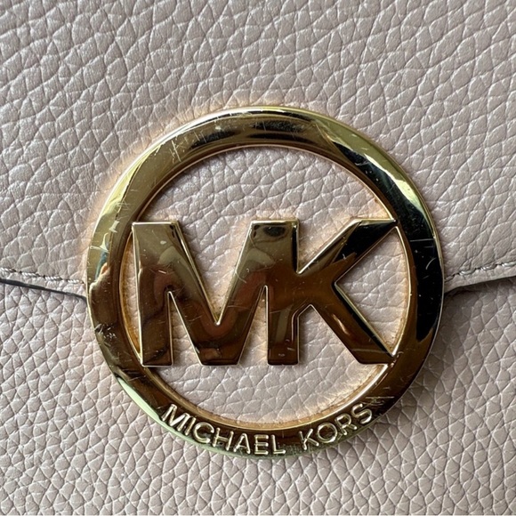 Michael Kors mauve pink Crossbody Bag with Gold Accents - Picture 3 of 12